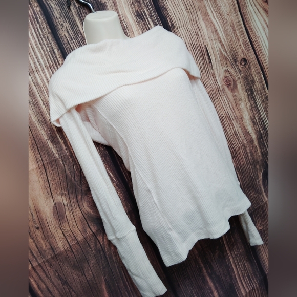Elegant soft blush pink Off-Shoulder Sweater We The Free - Picture 5 of 7
